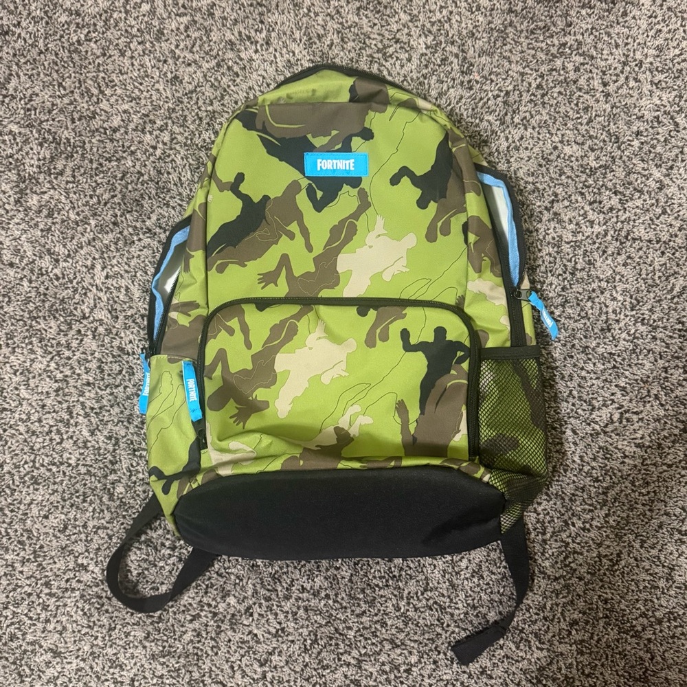 Fortnite‎ Backpack Kids Large Green Camo Excellent Loot Llama School Bag